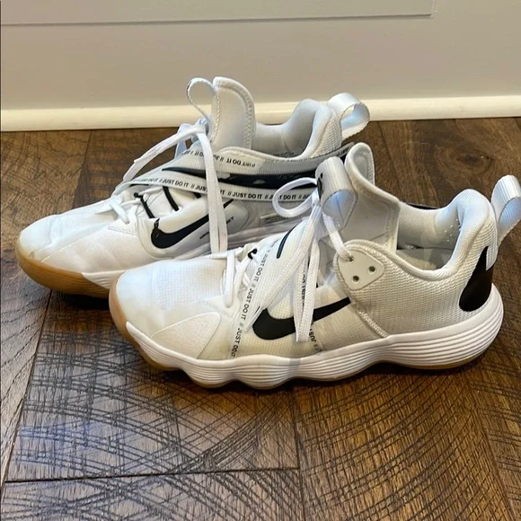 Nike | Shoes | Nike White And Black Athletic Shoes With  display picture 3